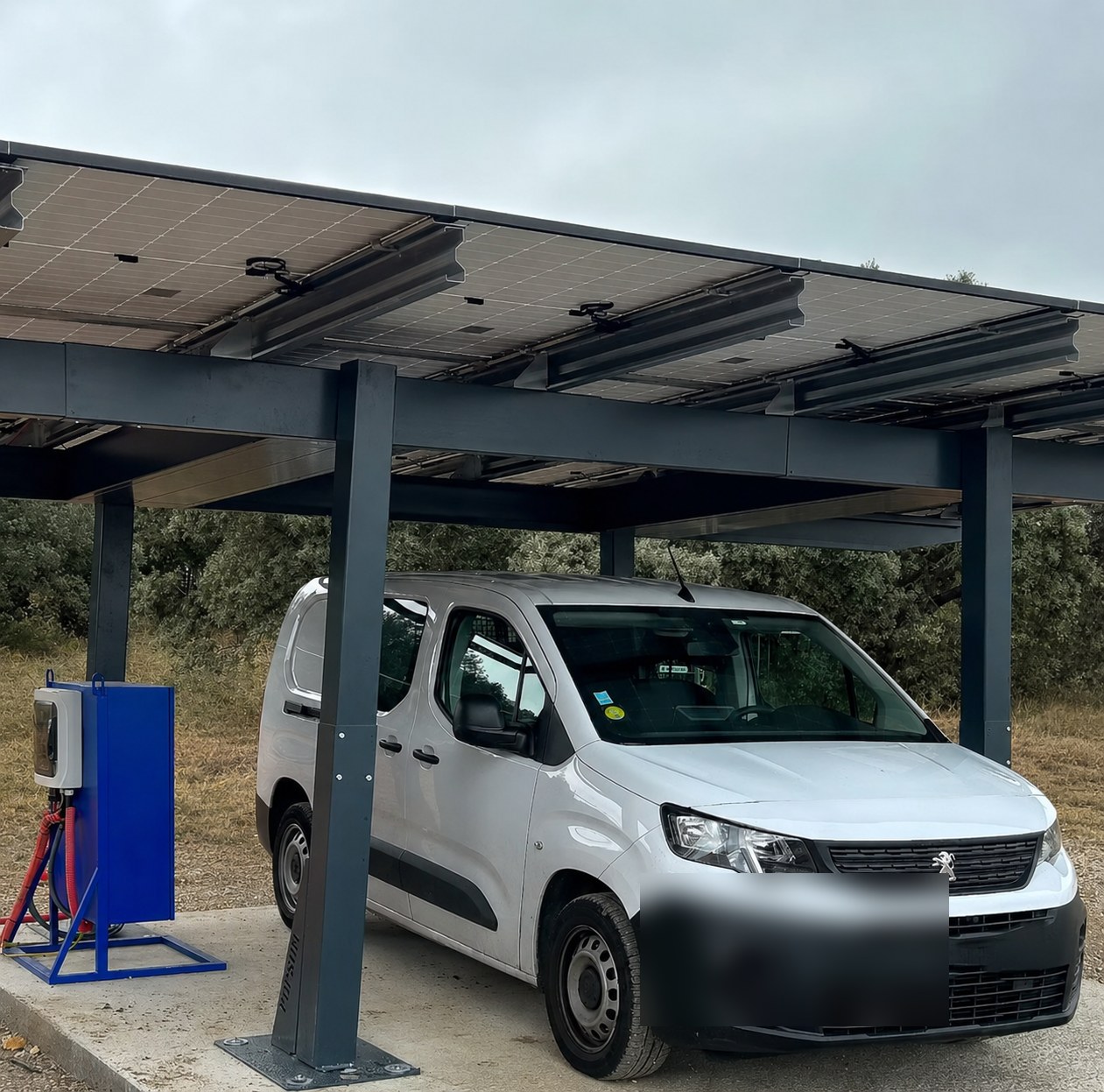 Recharger sa voiture au soleil : borne de recharge et photovoltaïque